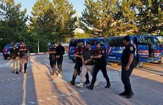 Çorum'da yorgun merminin isabet ettiği 2 kişinin...