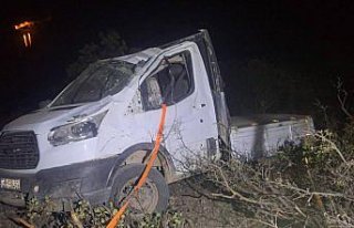 Artvin'de kamyonetin uçuruma devrildiği kazada...