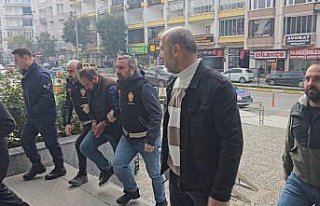 Çorum'da 9 marketten 13 telefon çalan hırsızlık...