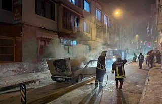 Çorum’da bir otomobil seyir halindeyken çıkan...