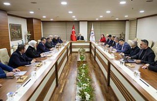 Düzce Belediye Başkanı Özlü, İSKİ ve DSİ yöneticileriyle...