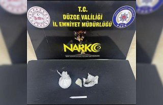 Düzce'de uyuşturucu operasyonunda yakalanan...