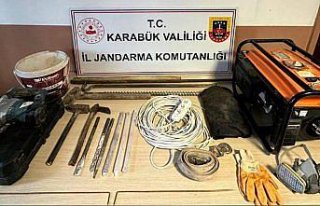 Karabük'te kaçak kazı yapan 5 zanlı yakalandı