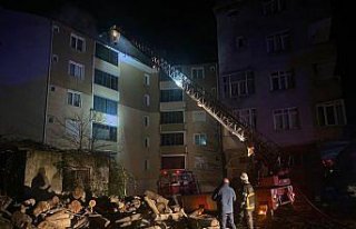 Sinop'ta bir apartmanın çatısında çıkan...