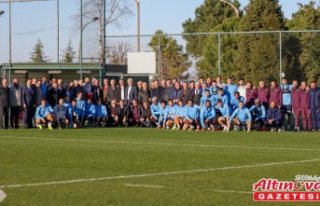 Trabzonspor'a eski asbaşkanlar ve kurul üyelerinden...