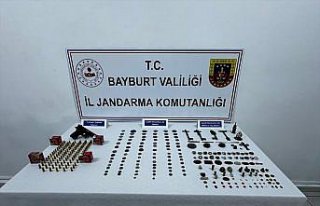 Bayburt merkezli operasyonda tarihi eser niteliğinde...