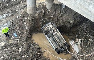 Kastamonu'da köprüden dereye devrilen hafif...