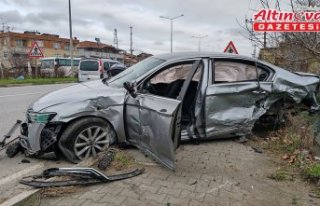 Samsun'da hafif ticari araç ile otomobilin çarpıştığı...