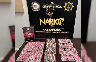 Kastamonu'da uyuşturucu haplarla yakalanan 3...