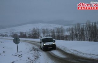 Tokat-Sivas kara yolunda kar etkili oluyor