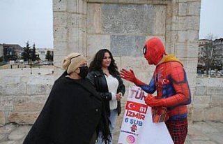 Türkiye'yi dolaşan “Örümcek Adam“ Tokatlılarla...