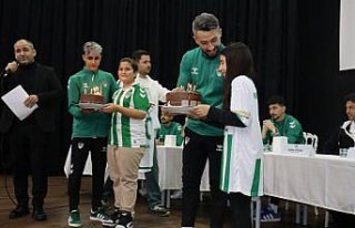 Yurt Et Amasyasporlu futbolculardan öğrencilere...