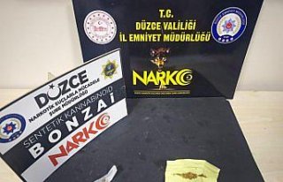 Düzce'de uyuşturucu operasyonunda gözaltına...
