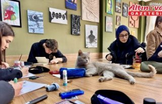 Okulun yakınında bulunan “Picasso“, resim atölyesindeki...