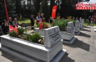 Ordu'da Ramazan Bayramı dolayısıyla şehitlik...