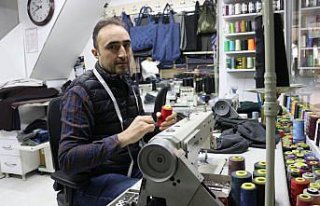 Terzilik mesleğini 15 metrekarelik dükkanında sevgiyle...