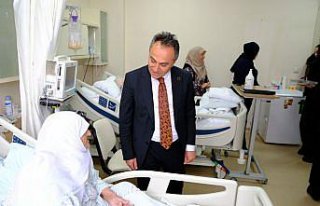 TOGÜ Rektörü Prof. Dr. Yılmaz, hastaları ziyaret...