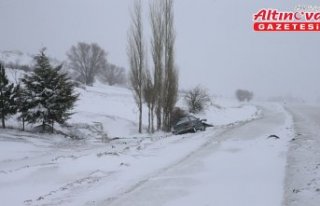 Tokat-Sivas kara yolunda kar ve tipi etkili oluyor