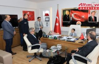 Arhavi Belediye Başkanı Ataselim, koltuğunu ilkokul...