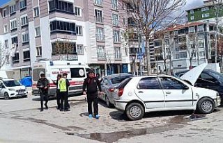 Çorum’da iki otomobilin çarpıştığı kazada...