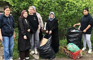 Espiye'de öğrenciler çevreyi temizledi