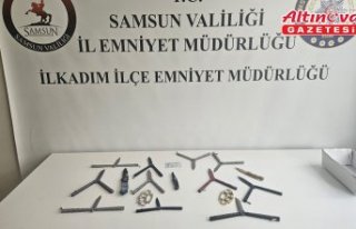 Samsun'da bir kişinin üzerinde 13 bıçak ile...