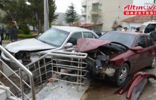 Samsun'da iki otomobilin çarpışması sonucu...