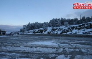 Tokat-Sivas kara yolunda kar yağışı etkili oldu
