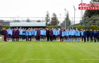 Trabzonspor'dan 19 yaş altı bordo-mavili takıma...