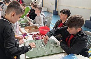 Amasya’da öğrenciler, atıklardan yaptıkları...