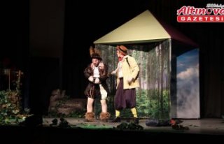 Bafra'da “Fil ile Tavşan“ tiyatro oyunu...