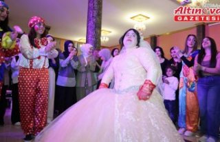 Bayburt'ta down sendromlu kızın gelinlik hayali...