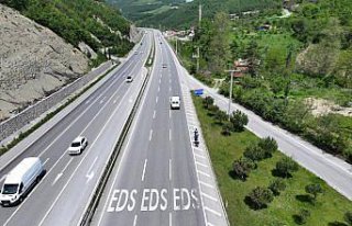 İki Alman gezgin kanserle mücadele farkındalığı...