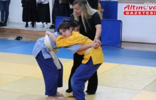 Karabük'te İller Arası Kuşak Güreşi Turnuvası...