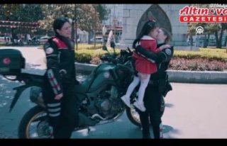 Samsun'da polisler Anneler Günü'ne özel...