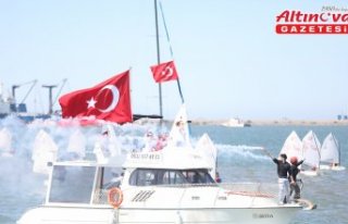 Samsun'da Türk bayrakları ve Atatürk posterleriyle...
