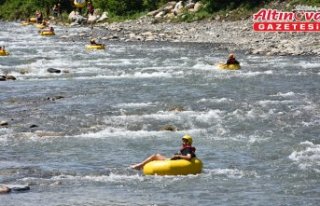 Trabzon'da 2,5 kilometrelik rafting parkuru açıldı