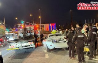 Trabzon'da kaldırımda yürürken otomobil çarpan...