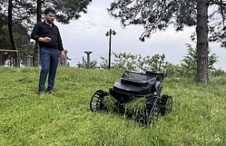 Yüksek makine mühendisi, çiftçiler için uzaktan...