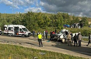 Bayburt'ta tır ile kamyonetin çarpışması sonucu...