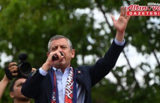 CHP Genel Başkanı Özel, partisinin Düzce mitinginde...