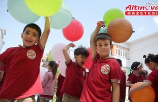 Gönüllüler “Dilek Balonu Projesi“ ile çocukların...