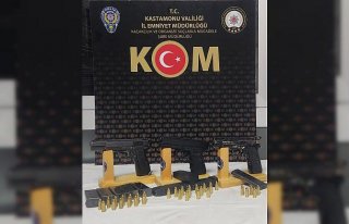 Kastamonu'da ruhsatsız silah operasyonunda 4...