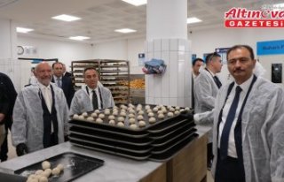 Yakın Doğu Üniversitesi kurucu Rektörü Prof....