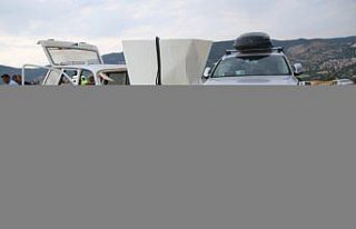 Amasya'da iki otomobil çarpıştı, 3 kişi yaralandı