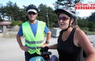 Bisikletle dünya turuna çıkan Yeni Zelandalı çift...