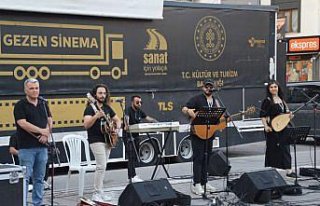 “Gezen sinema“ Havza'da çocuklarla buluştu