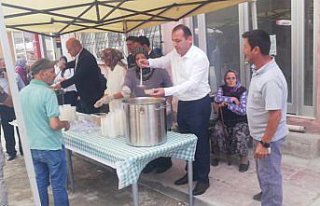 Hanönü'de vatandaşlara aşure dağıtıldı