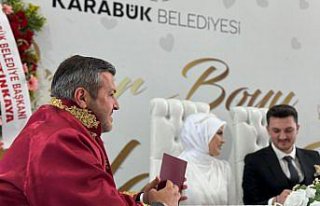 Karabük Belediyesinden evliliğe adım atan çiftlere...