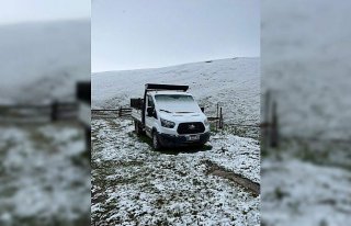 Rize ve Trabzon'un yüksek kesimleri temmuzda beyaza...